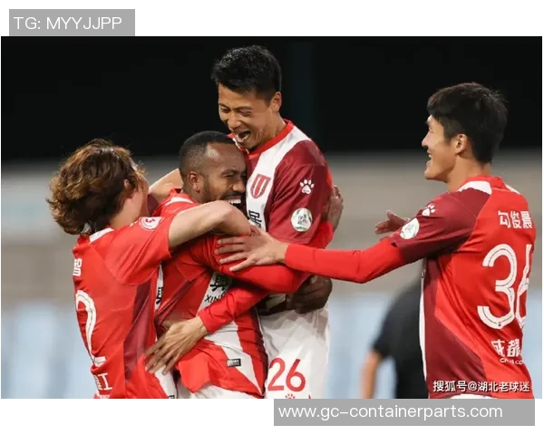 成都羽毛球队在杯赛积分榜上以71分稳居第一名表现出色